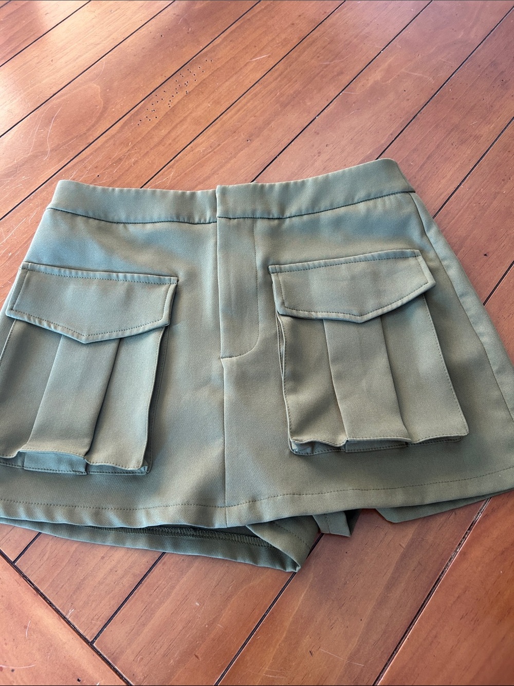 Idem Ditto Olive Green Dressy Utility Skort Women’s Medium Front Pocket Skort